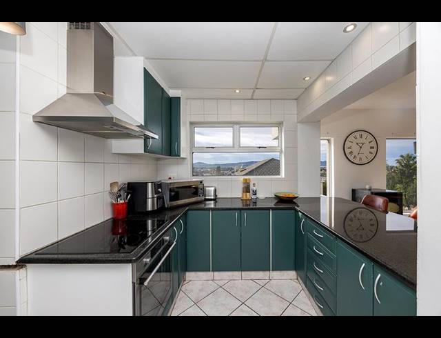 4 BEDROOM PROPERTY TO RENT IN WEST BEACH